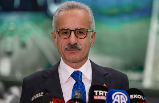 Bakan Uraloğlu: Havayolu işletmelerimiz İran, Irak, Suriye, Ürdün'e seferlerini iptal etmiştir