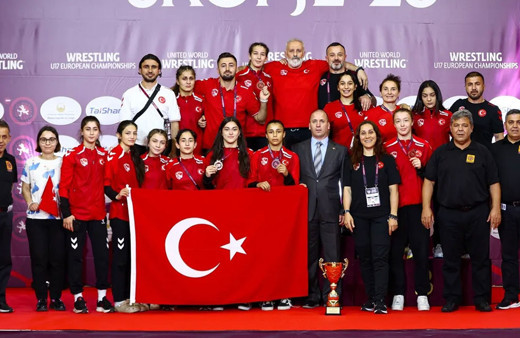 Türkiye, U17 Kadınlar Avrupa Güreş Şampiyonası'nda 3. kez zirvede