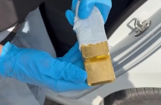 Ekipler şüphelenip durdurdu! Otomobilden çıkanlar şoke etti