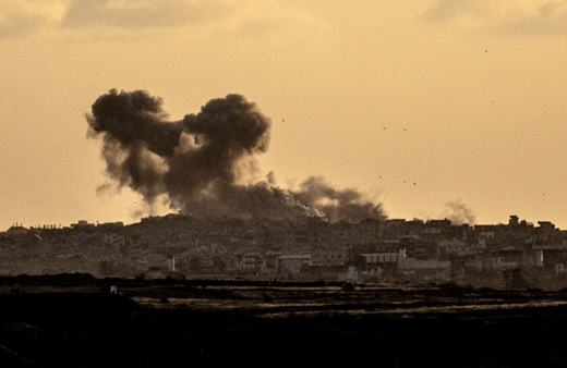 Gazze'de İsrail ordusuna ait buldozer sürücüsü keskin nişancı ateşiyle vuruldu