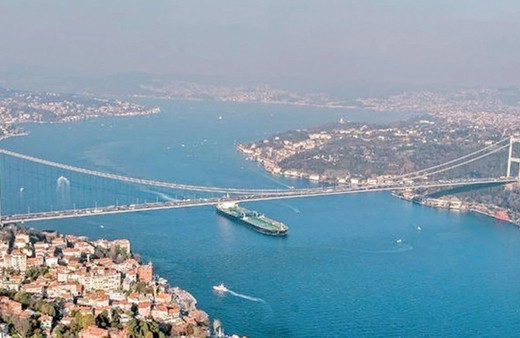 Türk Boğazları'ndan geçen gemilerden alınan ücretlere zam