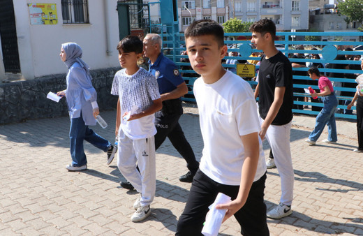 LGS kapsamındaki merkezi sınav sona erdi: Soru ve cevap anahtarları yayımlandı