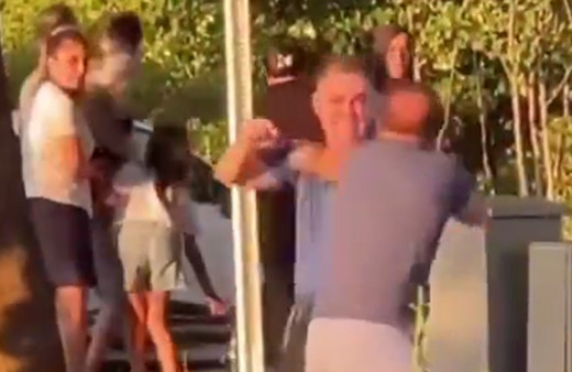 Denizli’de polis ile vatandaş yumruk yumruğa kavga etti