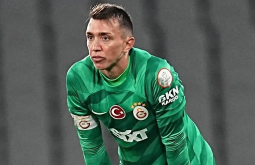 Fernando Muslera'nın yeni takımından alacağı maaş herkesi şaşırttı