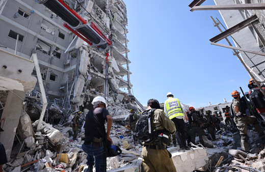 ABD'li yetkililerden 'ABD gemileriyle İran füzelerini önlüyoruz' itirafı