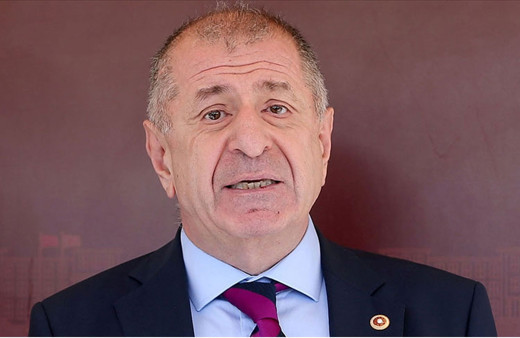 Ümit Özdağ tahliye edildi! Silivri'den çıkar çıkmaz ilk iş şükür namazı kılacak