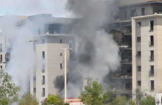 İran'dan İsrail'e şimdiye kadar ki en büyük saldırı! Microsoft binasını vurdu