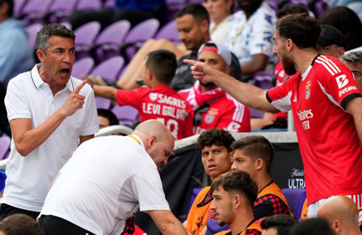 Orkun Kökçü çılgına döndü! Teknik Direktör ile tartıştı