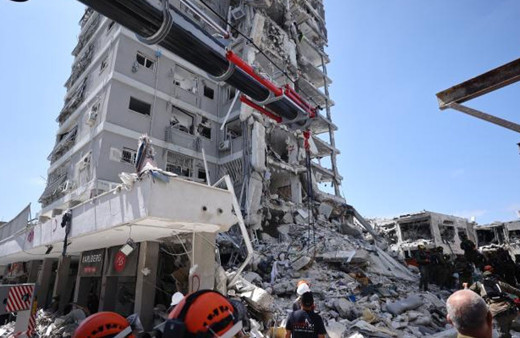 İsrail, Ahvaz ve Mahşehr şehirlerine saldırdı