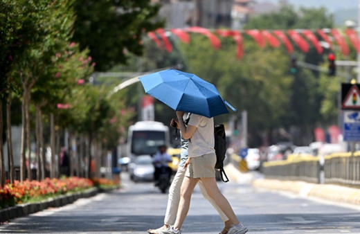 Termometreler 44 dereceyi görecek! Sıcaklıklar mevsim normallerinin üzerine çıkıyor