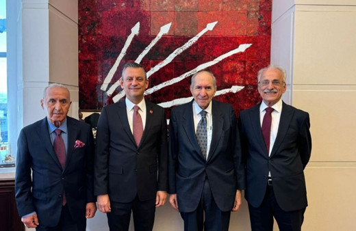 CHP’nin eski üç genel başkanından Kılıçdaroğlu’na çağrı: Özgür Özel’in yanında dimdik durun