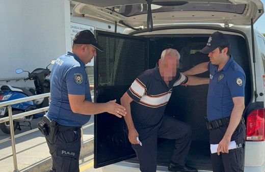 Otobüste kadının gizlice fotoğraflarını çekti! 75 yaşındaki şüpheli bakın kim çıktı