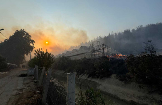 Antalya'da iki ayrı noktada orman yangını