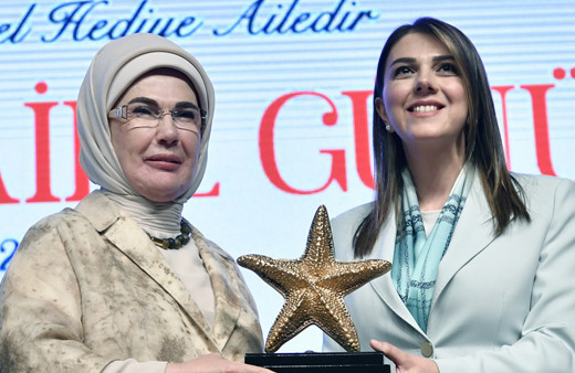 Emine Erdoğan'dan, Koruyucu Aile Sistemi açıklaması: Tüm dünyada yaygınlaşmalı