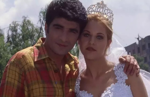 Emine Ün Bodrum tatilinden paylaştı! Fit hali yıllar önce çekilen karelerini hatırlattı...