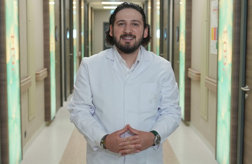 Omurganıza iyi bakın! Skolyozda erken tanı önemli: Tedavi süreci kolaylaşıyor