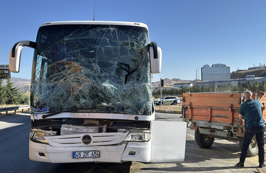 Kırıkkale'de yolcu otobüsü kazaya karıştı! Yaralılar var