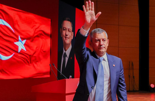 Bu Özgür Özel neyine güveniyor diyorlar! Seçime kadar bekle ulan!