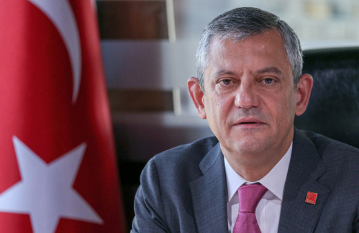 Özgür Özel'den İzmir'deki yolsuzluk operasyonuyla ilgili dikkat çeken açıklama