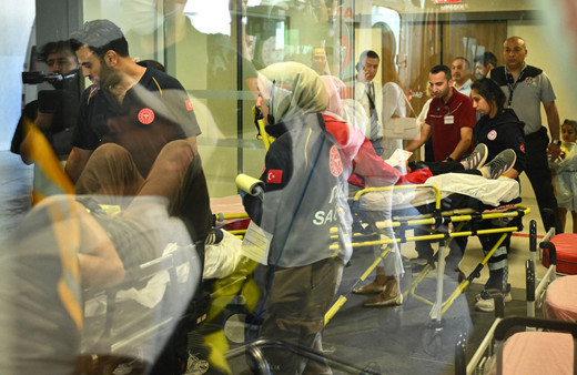 Gazze'den tedavi için Türkiye'ye 4 yaralı getirildi