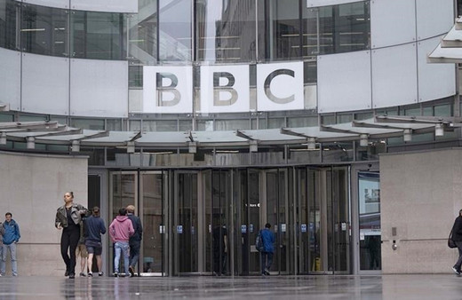 Gazze belgeselinin yapımcısı, BBC'yi kendisini susturmaya çalışmakla suçladı