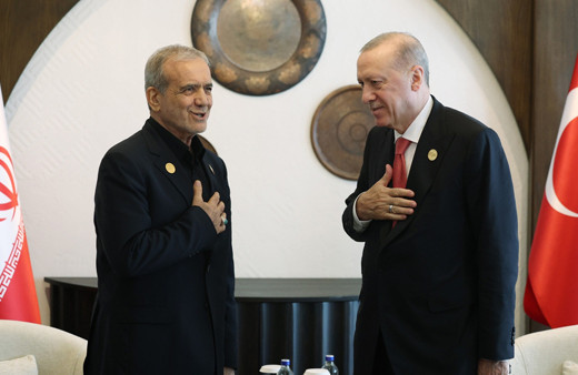 Cumhurbaşkanı Erdoğan, İran Cumhurbaşkanı Pezeşkiyan ile bir araya geldi