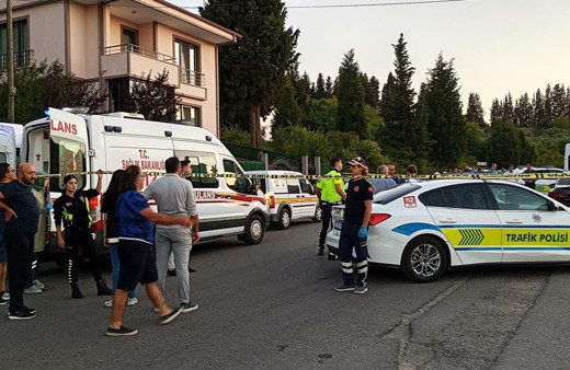 Kocaeli'de silahla vurulan baba ve oğul hayatını kaybetti