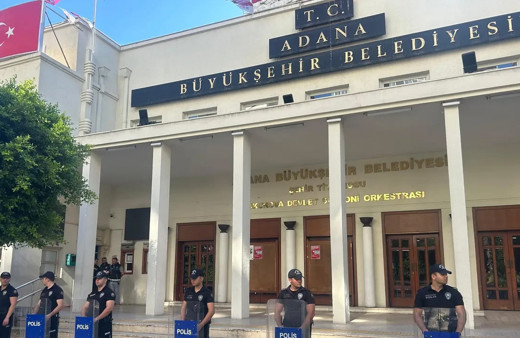 CHP’li belediyelere operasyon sürecek mi? Canlı yayında kritik açıklama