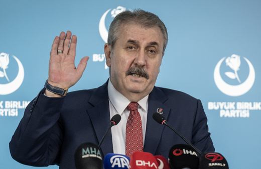 Destici'den Özgür Özel açıklaması: Sehven söylediğini düşünmek istiyorum