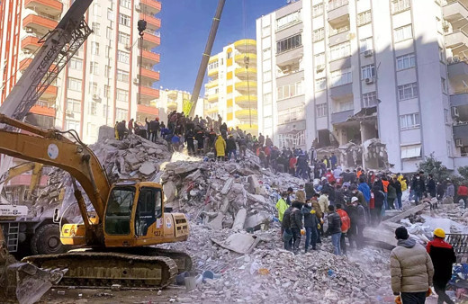 Deprem davasında küfür skandalı: Sanık hakkında yeni suç duyurusu