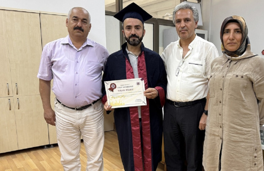 Azmi ile örnek oldu! Okuma azmiyle önce mühendis, sonra avukat oldu, bu yıl da tıp fakültesini bitirdi...