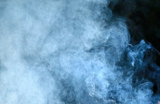 Esenyurt'ta böceklerden kurtulmak için mangalda pul biber yaktı olanlar oldu