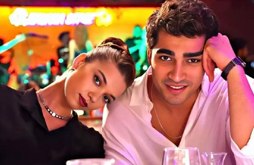 Mert Ramazan Demir Afra Saraçoğlu'nu çabuk unuttu! Yeni aşkı ile Bodrum'da yakalandı