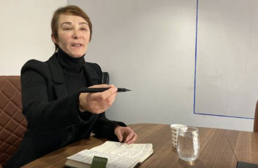 Aslı Baykal’dan Özgür Özel’e eleştiri: Yalnızlık paniği başladı, 3’lüyü 4’lü yapmaya çalışıyor