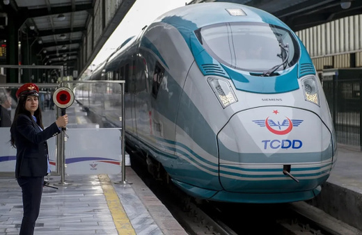 Uraloğlu açıkladı: Yaz tatilinde YHT'lere ek sefer düzenlenecek