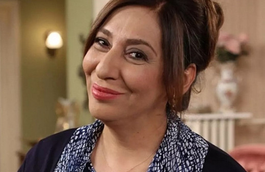 Melek Baykal tatilcilere isyan etti! "Deniz idrar rengine dönmüş"