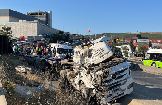 Kocaeli’de feci kaza: 5 ölü, 1 yaralı