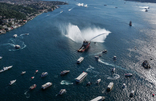 253 şehidin anısına 253 tekne İstanbul Boğazı'ndan geçiş yaptı