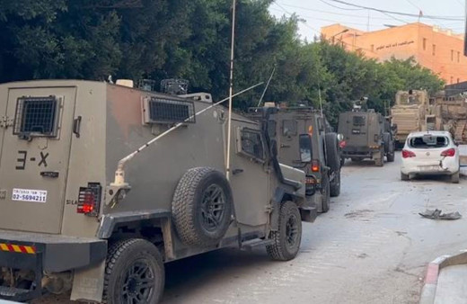 Batı Şeria'da bir fabrikaya baskın düzenleyen işgalci İsrail askerleri 12 Filistinliyi yaraladı