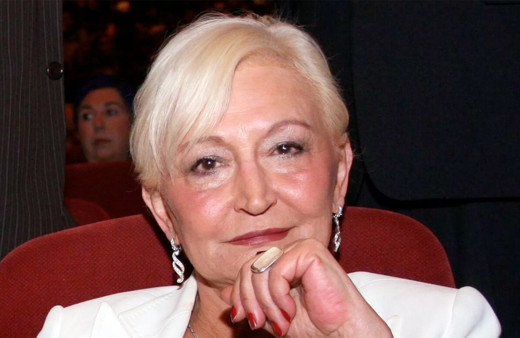 Ünlü yazar edebiyatçı Pınar Kür hayatını kaybetti