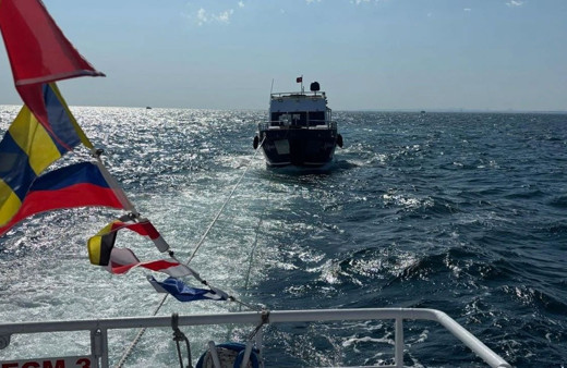 Kınalıada açıklarında sürüklenen tekne kurtarıldı