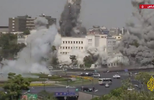 İsrail Suriye'nin başkenti Şam'ı vurdu! Bahaneleri Dürziler oldu 'karadan da girebiliriz'