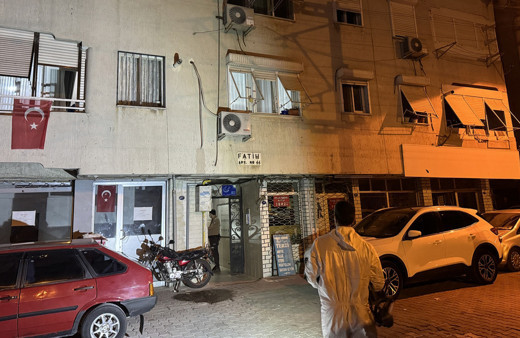 İzmir'de yalnız yaşayan kadın evinde ölü bulundu