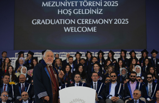 Medipol mezuniyetine İlber Ortaylı'nın sözleri damga vurdu