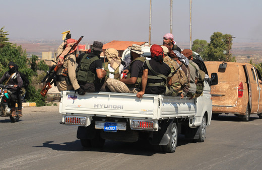 Süveyda kent merkezi ve kırsalında Dürziler ile Bedevi Araplar arasında şiddetli çatışmalar
