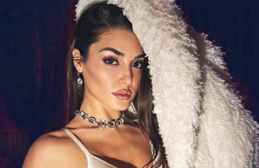 Hande Erçel'den Lübnan çıkarması! Sevgilisi yalnız bırakmadı...