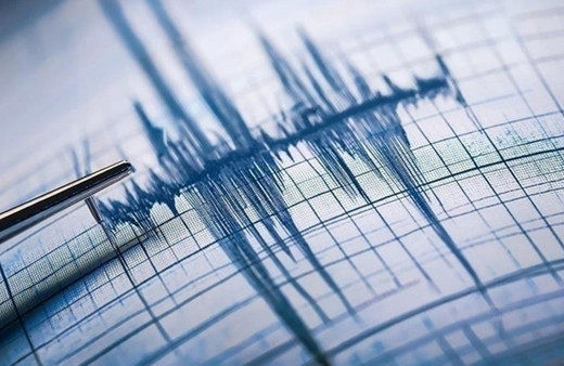 7,6 büyüklüğünde deprem oldu! "Kıyıdan uzaklaşın" uyarısı