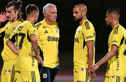 Fenerbahçe'de Jose Mourinho'dan itiraf! İlgilendiği yıldızı açıkladı... Sağ kanat atağı