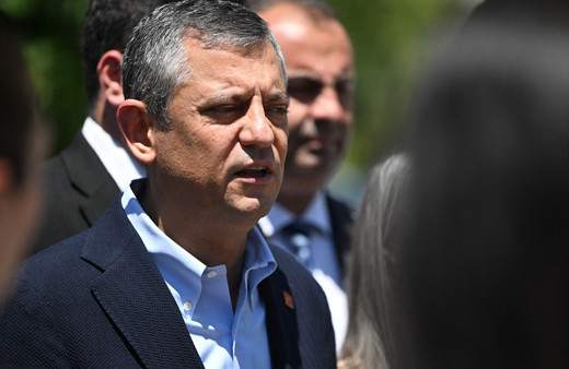 Özgür Özel, İzmir Buca Ceza İnfaz Kurumu'nda Aslanoğlu ve Soyer'i ziyaret etti