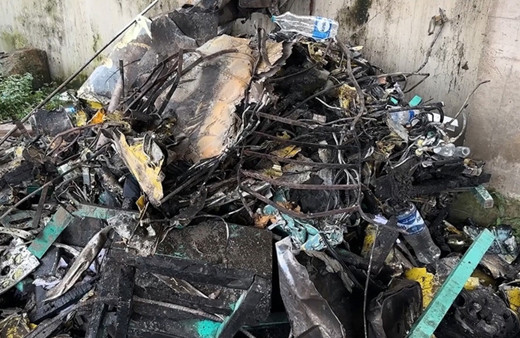 Askeri eğitim uçağı okul kampüsüne düştü! Faciada ölü sayısı...